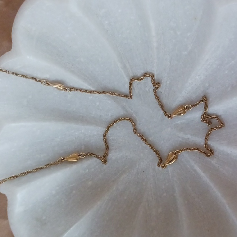 Hard-to-Find Monet Dainty Leaf Chain. Rounded Sister Clasp used in 50s and 60s.